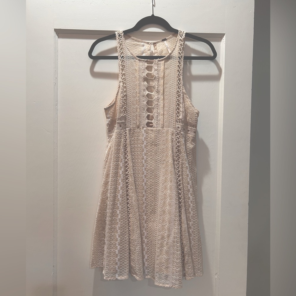 Lace Sleeveless Dress in Beige